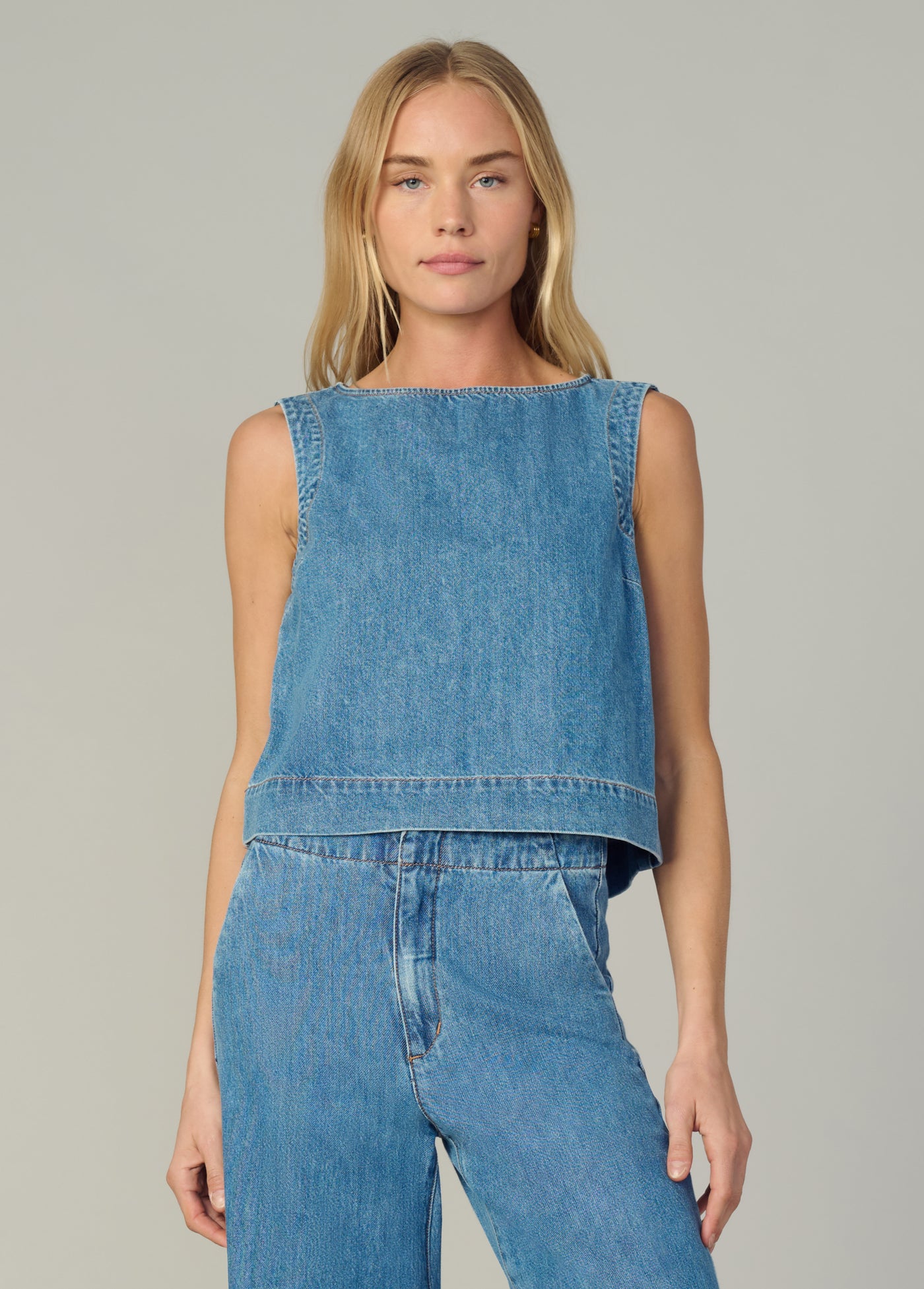 THE BOAT NECK DENIM SHELL TOP
